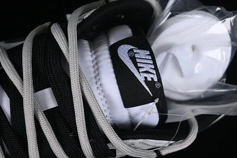 All categories Nk SB Dunk series Nk SB Dunk Low Low-top sneakers Nk Dunk Low Letter Panda Black and gray high street deconstruction SB strap low-top casual sneakers CW1590-100